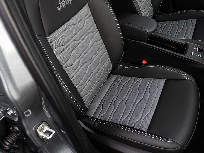 Jeep Avenger 1.2 48V 4xe Hybrid eAWD Upland