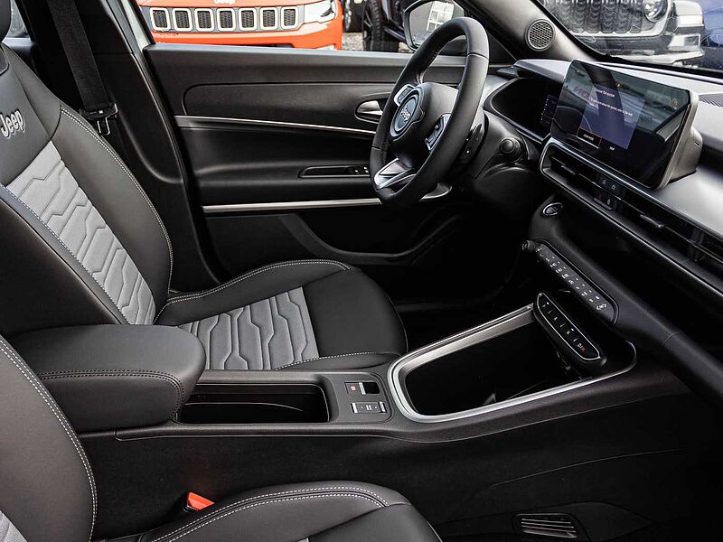 Jeep Avenger 1.2 48V 4xe Hybrid eAWD Upland