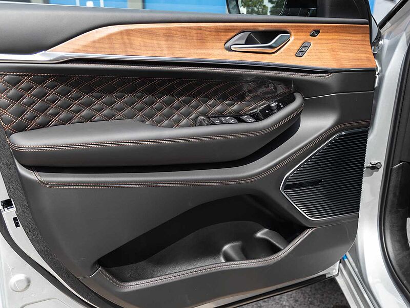 Jeep Grand Cherokee 4xe Summit Reserve DVD