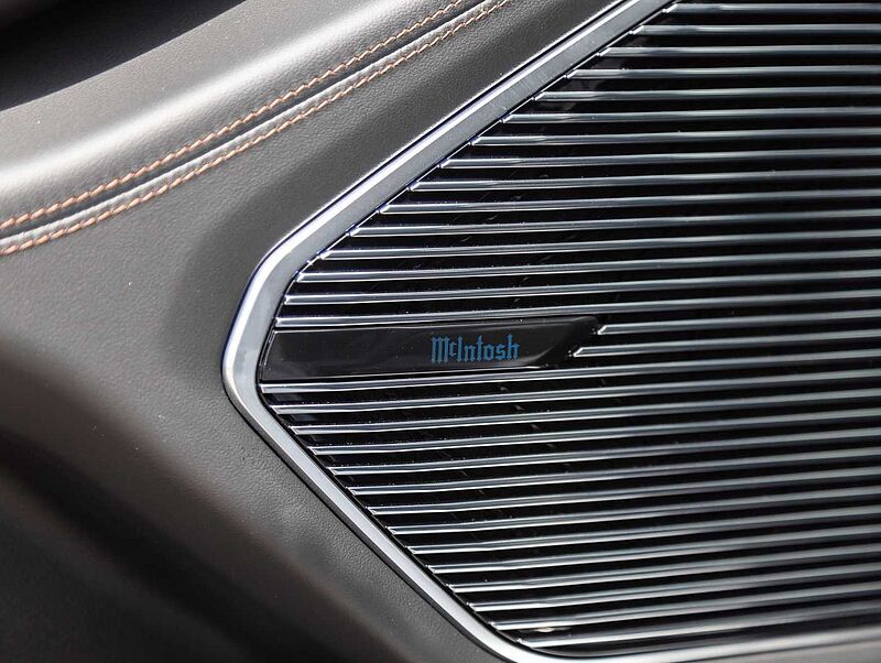 Jeep Grand Cherokee 4xe Summit Reserve DVD