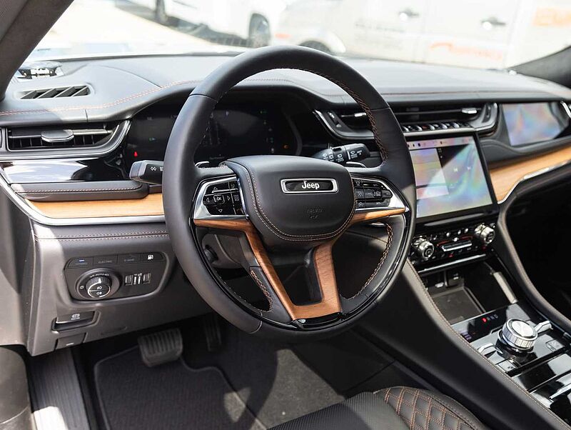 Jeep Grand Cherokee 4xe Summit Reserve DVD