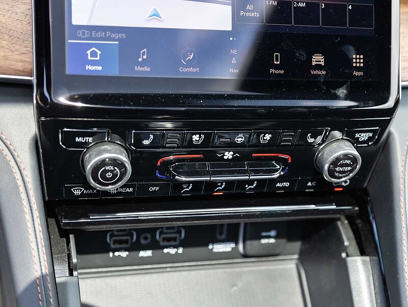 Jeep Grand Cherokee 4xe Summit Reserve DVD