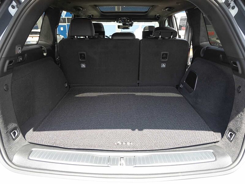 Jeep Grand Cherokee 4xe Summit Reserve DVD