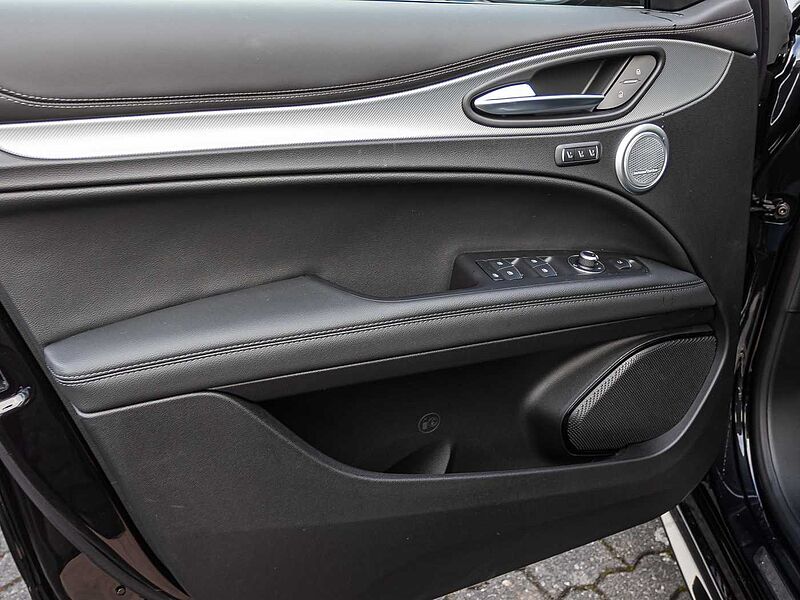 Alfa Romeo Stelvio 2.0 16V Turbo AT8-Q4 Veloce
