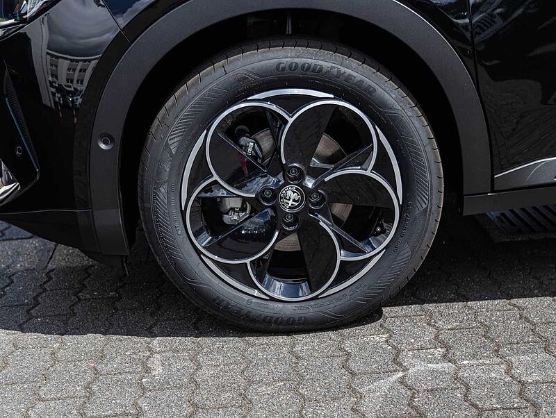 Alfa Romeo Junior ELETTRICA SPECIALE  115 KW (156 PS)