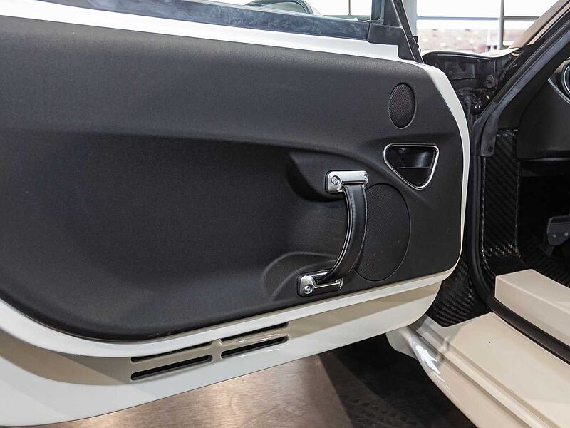 Alfa Romeo 4C 1.8 TBi Coup&eacute;  NUR 4107km!