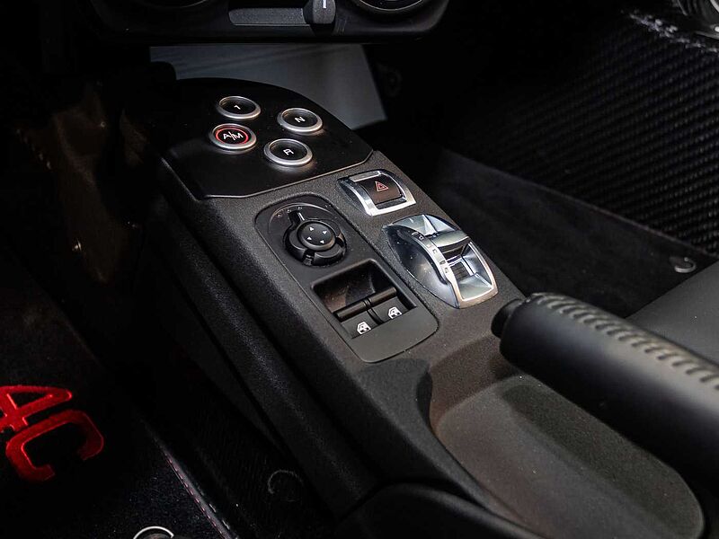 Alfa Romeo 4C 1.8 TBi Coup&eacute;  NUR 4107km!