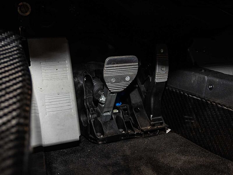 Alfa Romeo 4C 1.8 TBi Coup&eacute;  NUR 4107km!