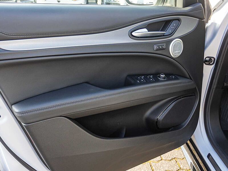 Alfa Romeo Stelvio COMPETIZIONE 2.0 Turbo 16V AT8-Q4