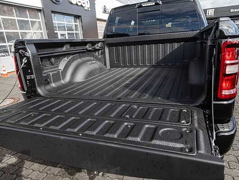 Dodge RAM 1500 Laramie Night Premium LPG