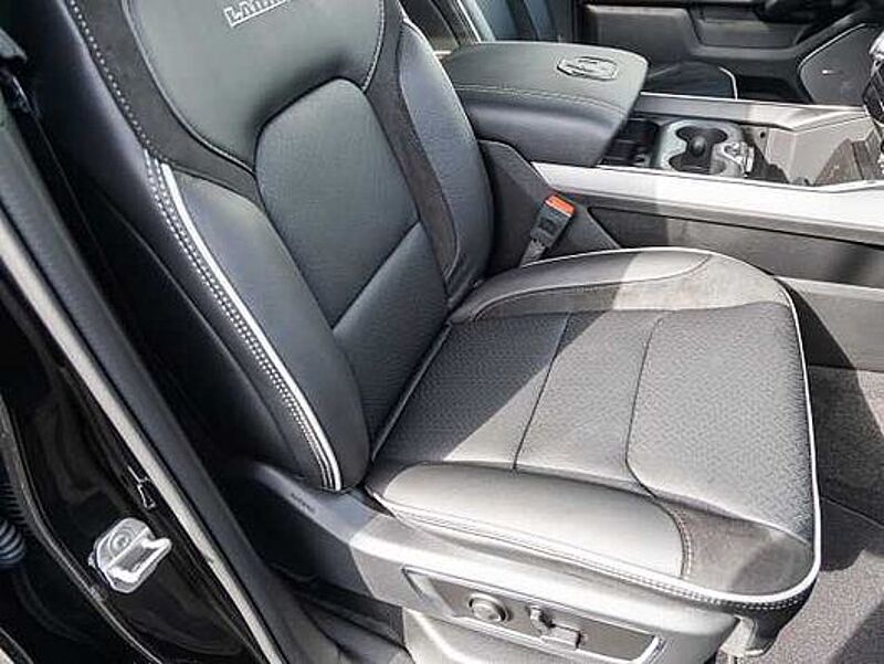 Dodge RAM 1500 Laramie Night Premium LPG