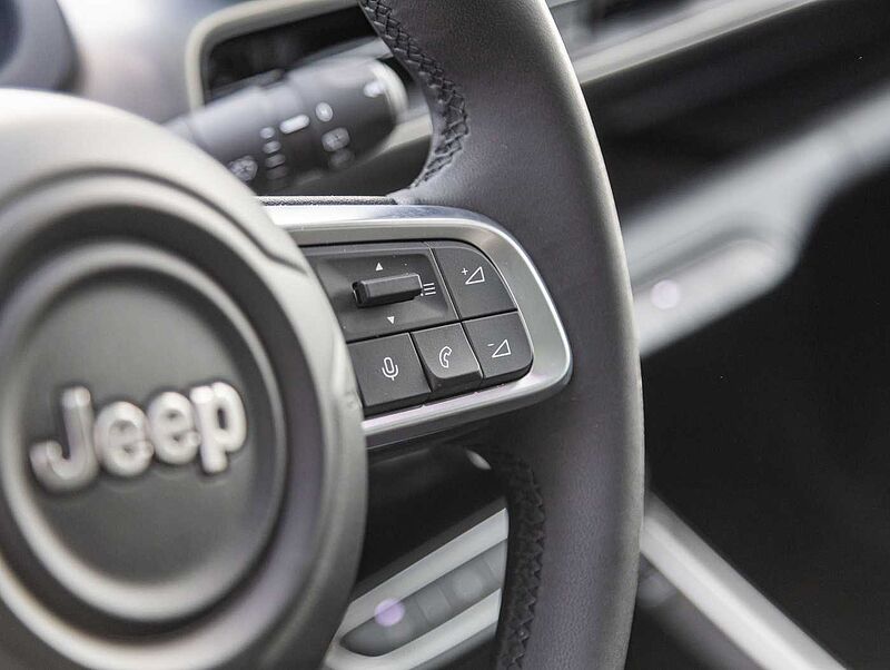 Jeep Avenger Elektro Summit Panorama/Leder