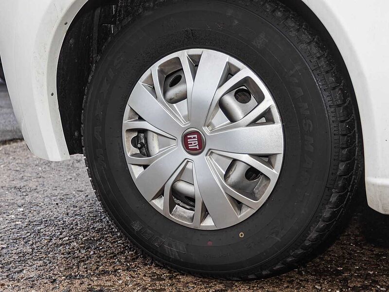 Eura Mobil Integra 890 QB ALKO HUBST&Uuml;TZEN 2xTV Dachklima