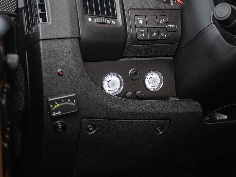 Eura Mobil Integra 890 QB ALKO HUBST&Uuml;TZEN 2xTV Dachklima