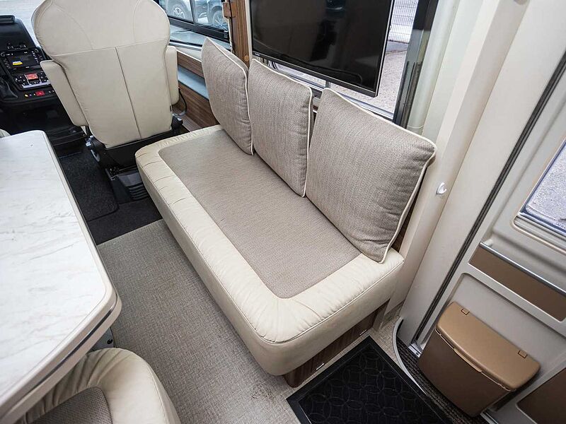 Eura Mobil Integra 890 QB ALKO HUBST&Uuml;TZEN 2xTV Dachklima