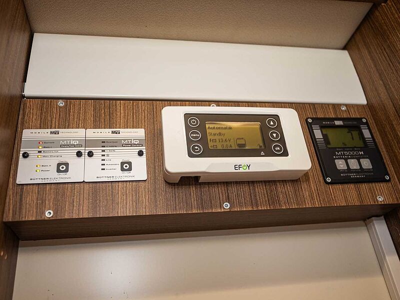 Eura Mobil Integra 890 QB ALKO HUBST&Uuml;TZEN 2xTV Dachklima