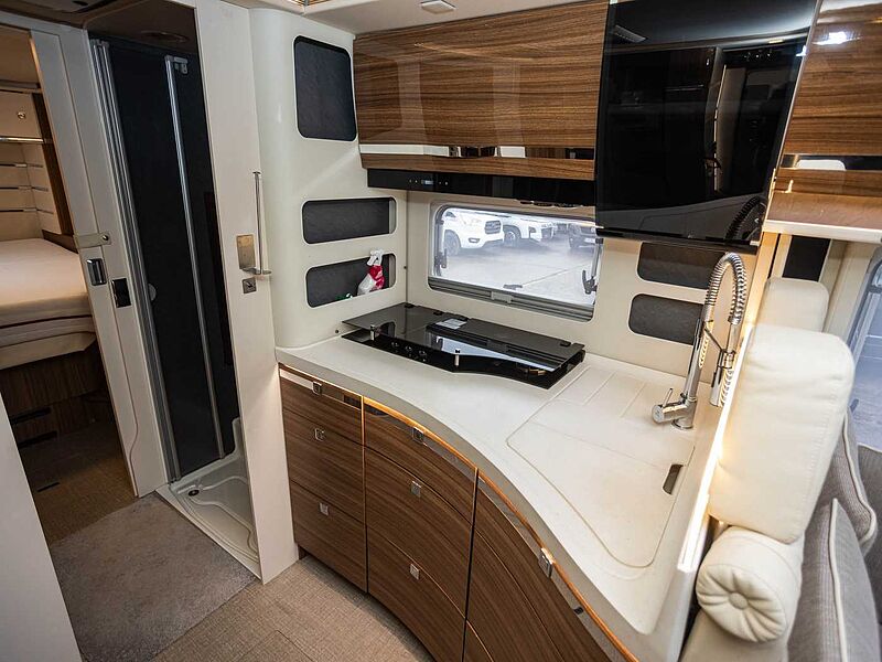 Eura Mobil Integra 890 QB ALKO HUBST&Uuml;TZEN 2xTV Dachklima