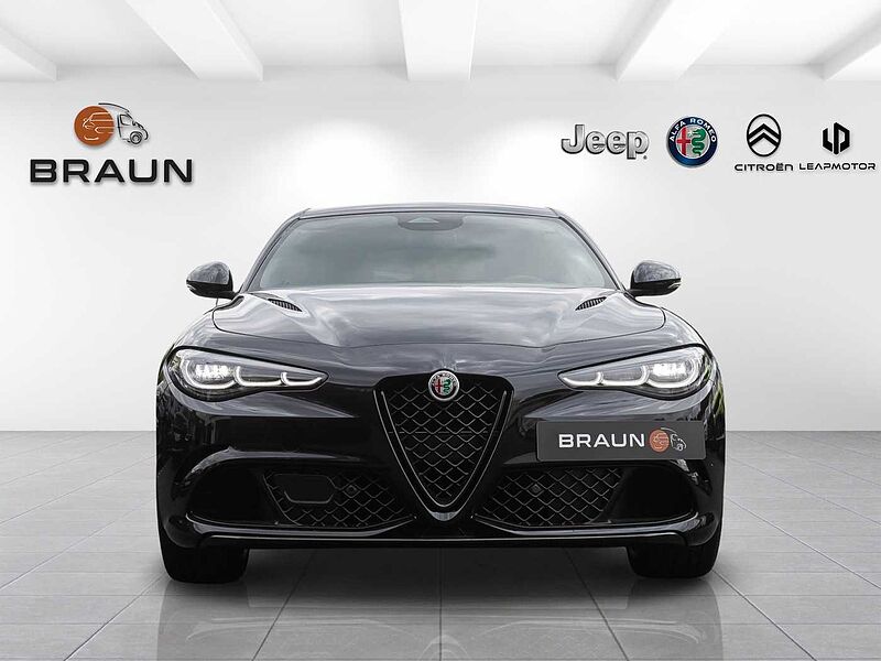 Alfa Romeo Giulia 2.9 V6 Bi-Turbo Quadrifoglio ORO