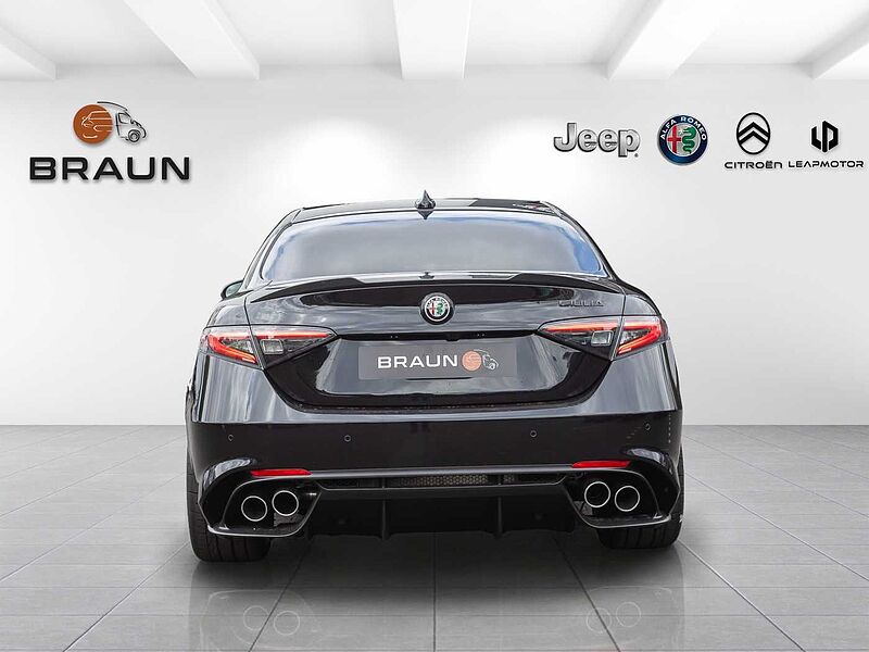 Alfa Romeo Giulia 2.9 V6 Bi-Turbo Quadrifoglio ORO