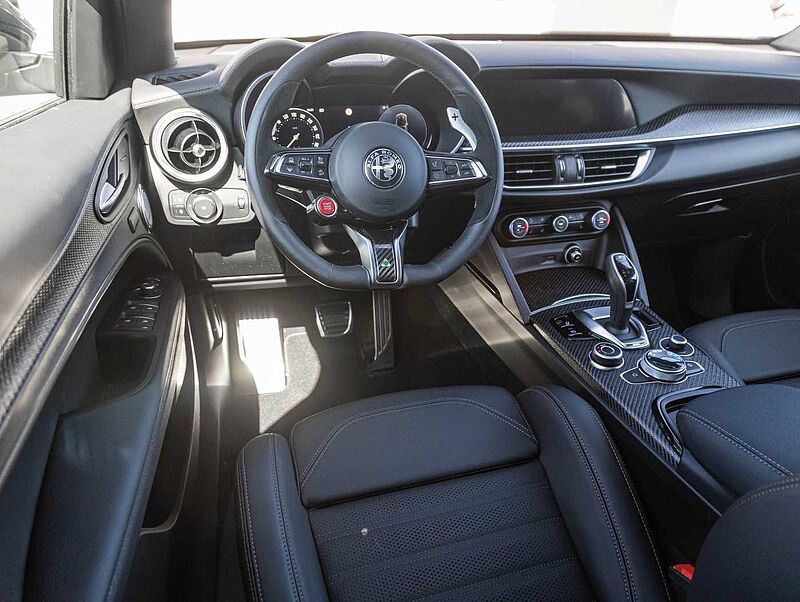 Alfa Romeo Stelvio V6 2.9 Bi-Turbo AT8-Q4 Quadrifoglio
