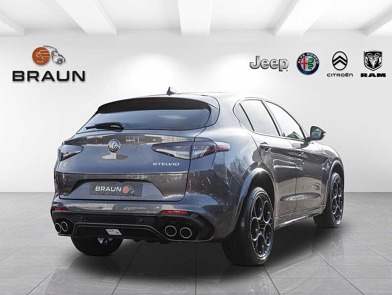 Alfa Romeo Stelvio V6 2.9 Bi-Turbo AT8-Q4 Quadrifoglio