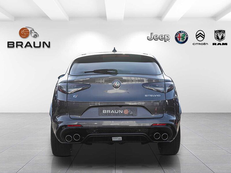 Alfa Romeo Stelvio V6 2.9 Bi-Turbo AT8-Q4 Quadrifoglio