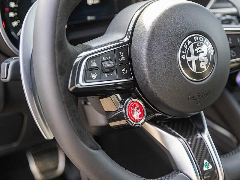 Alfa Romeo Stelvio V6 2.9 Bi-Turbo AT8-Q4 Quadrifoglio