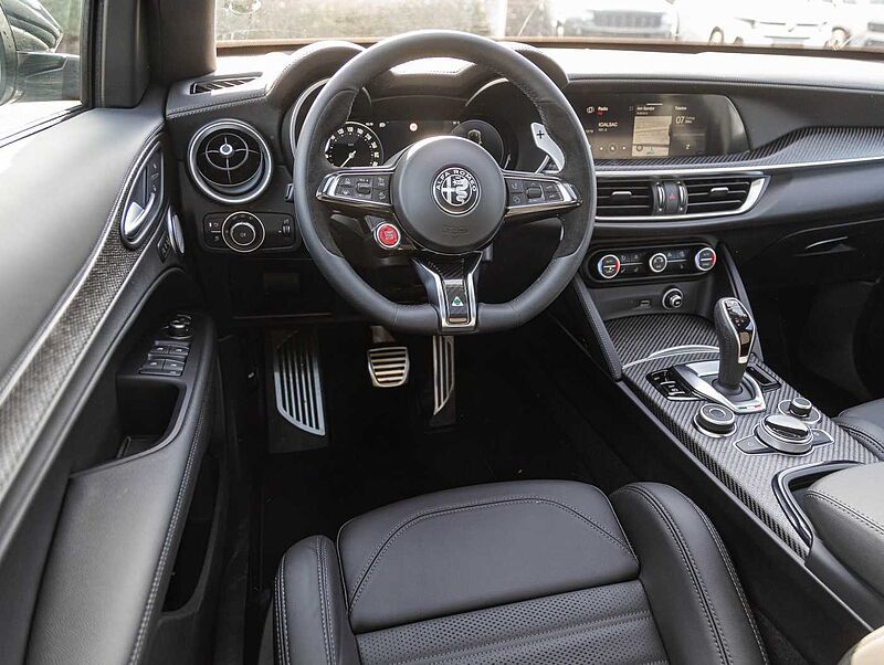 Alfa Romeo Stelvio V6 2.9 Bi-Turbo AT8-Q4 Quadrifoglio
