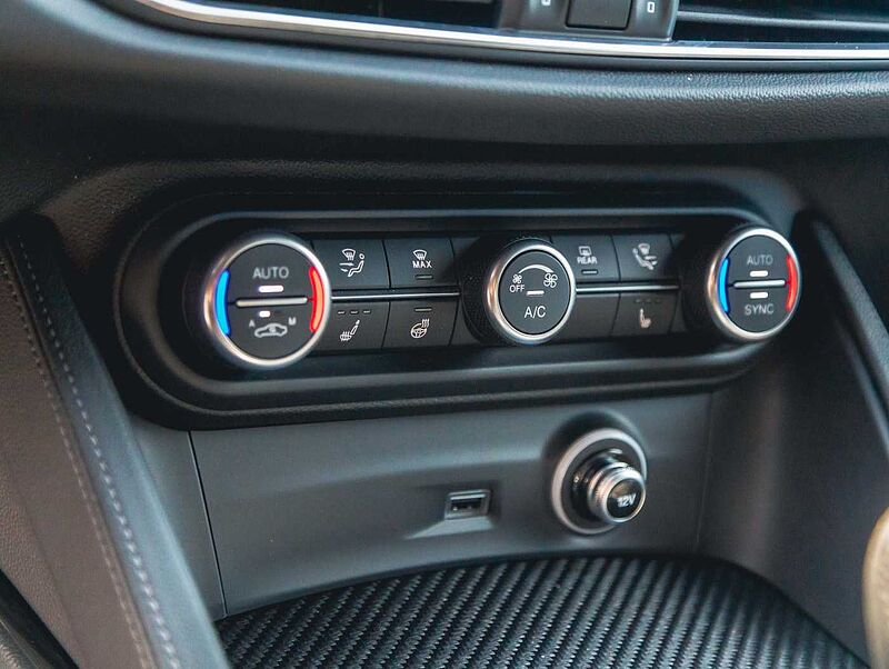 Alfa Romeo Stelvio V6 2.9 Bi-Turbo AT8-Q4 Quadrifoglio MY24