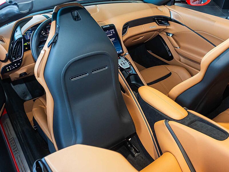 Ferrari Roma Spider Rosso Corsa/Cuoio