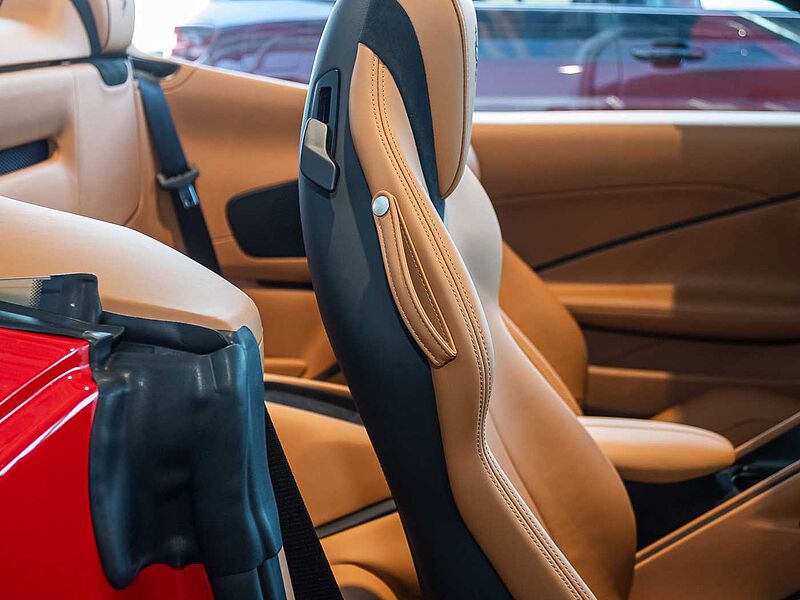 Ferrari Roma Spider Rosso Corsa/Cuoio