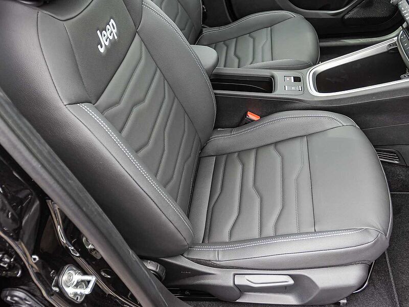 Jeep Avenger Elektro Summit Panorama/Leder