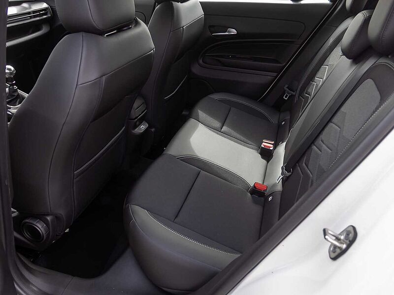 Jeep Avenger 1.2 Altitude Winter Paket
