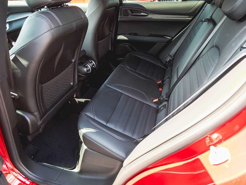 Alfa Romeo Stelvio V6 2.9 Bi-Turbo AT8-Q4 Quadrifoglio