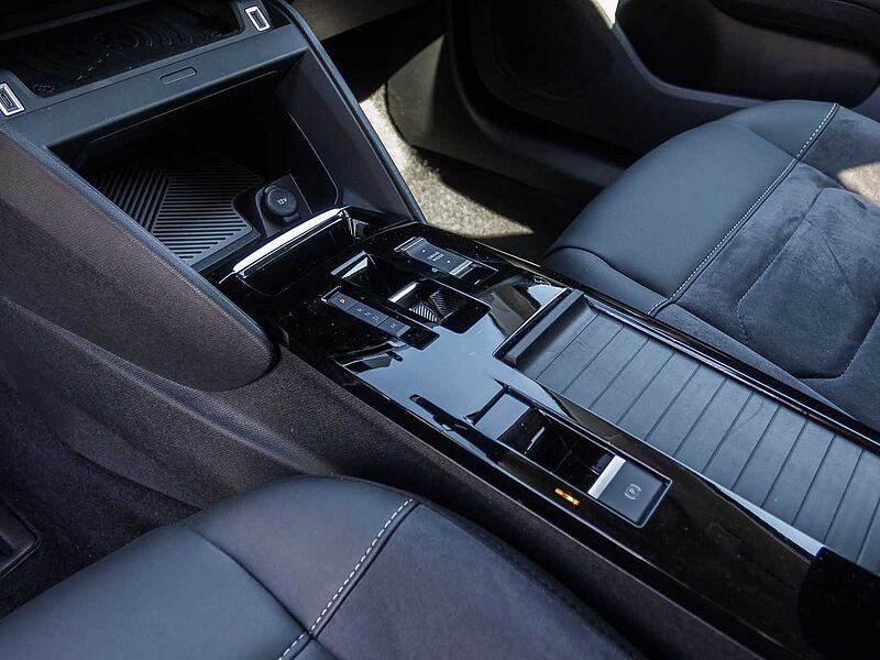 Citroen C4 PureTech 130 EAT8 MAX Techno-Paket