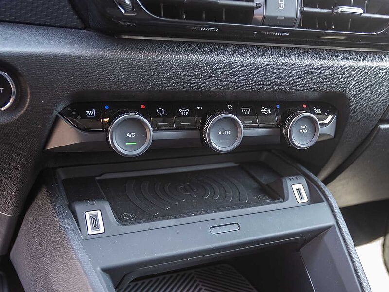 Citroen C4 PureTech 130 EAT8 MAX Techno-Paket