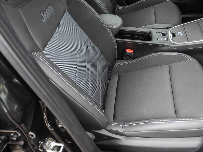 Jeep Avenger Elektro Altitude Infotainment-Paket