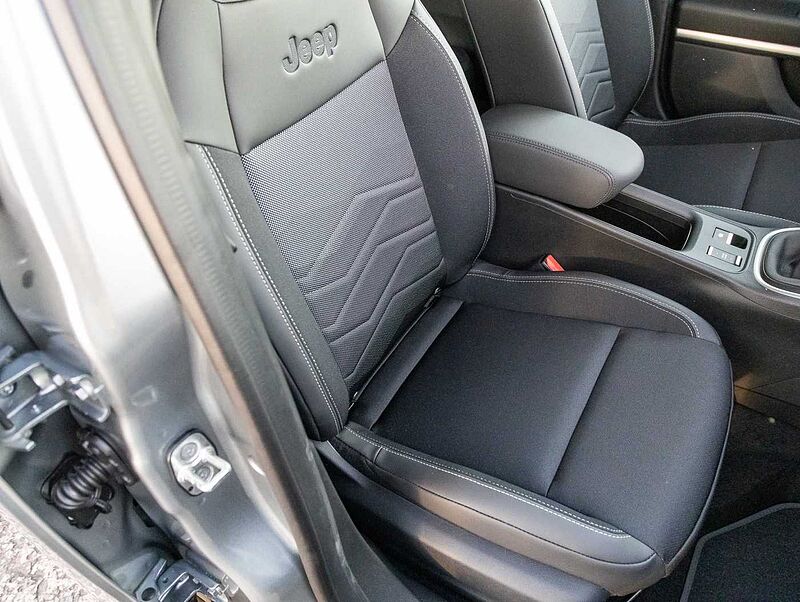 Jeep Avenger 1.2 Altitude Assistenz Paket