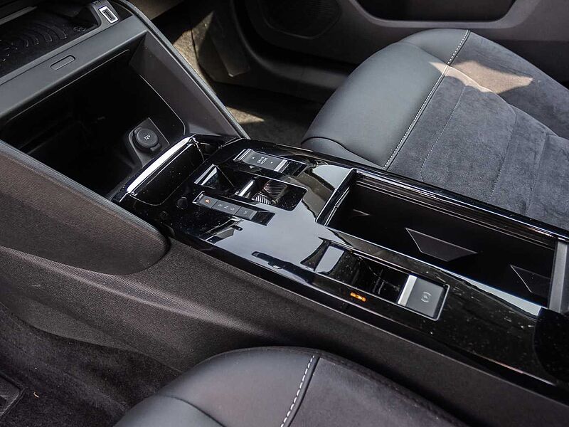 Citroen C4 PureTech 130 EAT8 MAX Techno-Paket