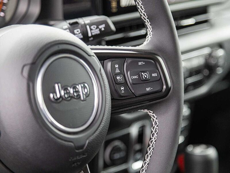 Jeep Wrangler 2.0 T-GDI WILLYS 4x4 el. Trittbretter