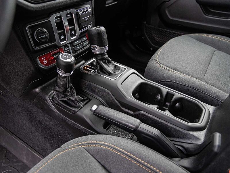 Jeep Wrangler 2.0 T-GDI WILLYS 4x4 el. Trittbretter