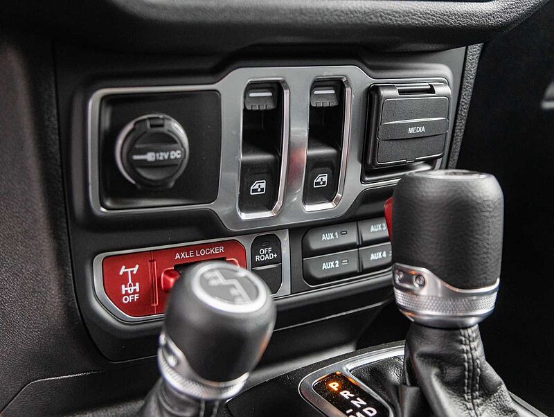 Jeep Wrangler 2.0 T-GDI WILLYS 4x4 el. Trittbretter