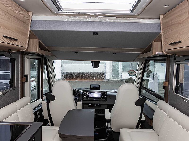 Eura Mobil Integra Line GT - Mercedes IL726QF BLACKLINE