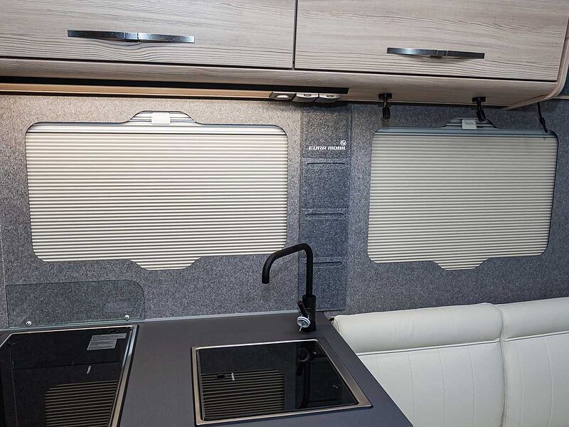 Eura Mobil Integra Line GT - Mercedes IL726QF BLACKLINE