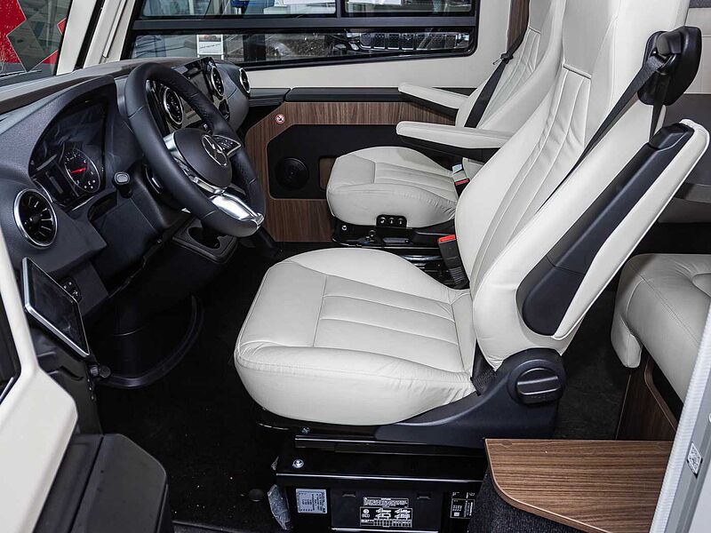 Eura Mobil Integra Line GT - Mercedes IL726QF BLACKLINE