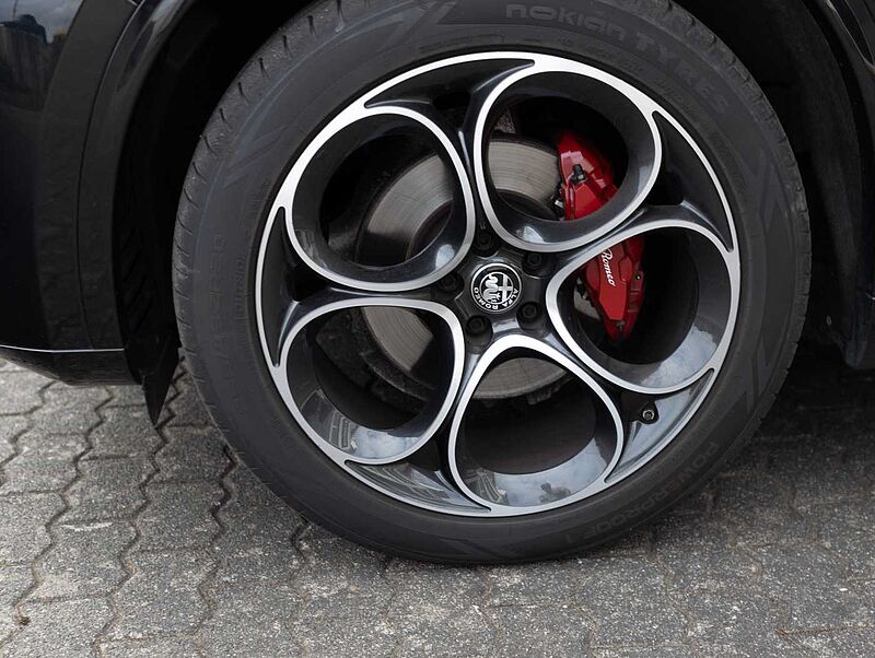 Alfa Romeo Stelvio 2.0 Turbo 16V AT8-Q4 Veloce
