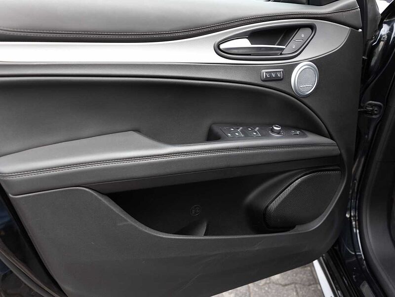 Alfa Romeo Stelvio 2.0 Turbo 16V AT8-Q4 Veloce