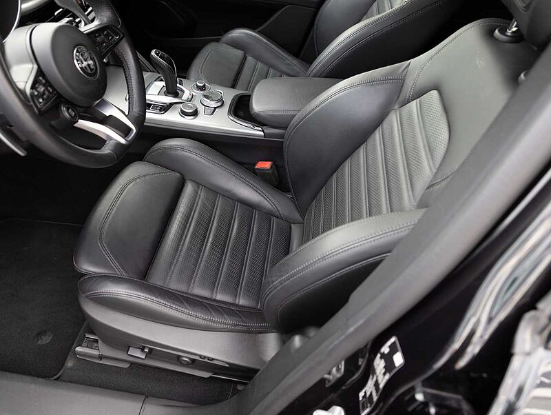 Alfa Romeo Stelvio 2.0 Turbo 16V AT8-Q4 Veloce