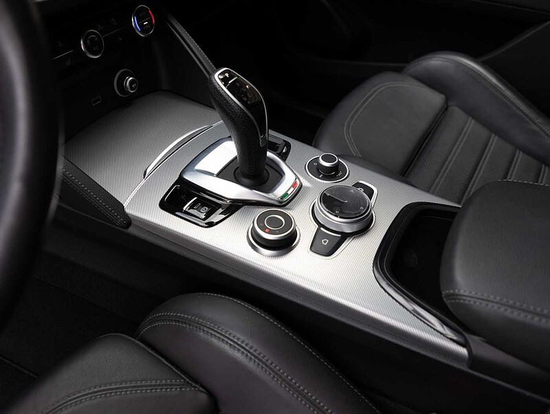 Alfa Romeo Stelvio 2.0 Turbo 16V AT8-Q4 Veloce