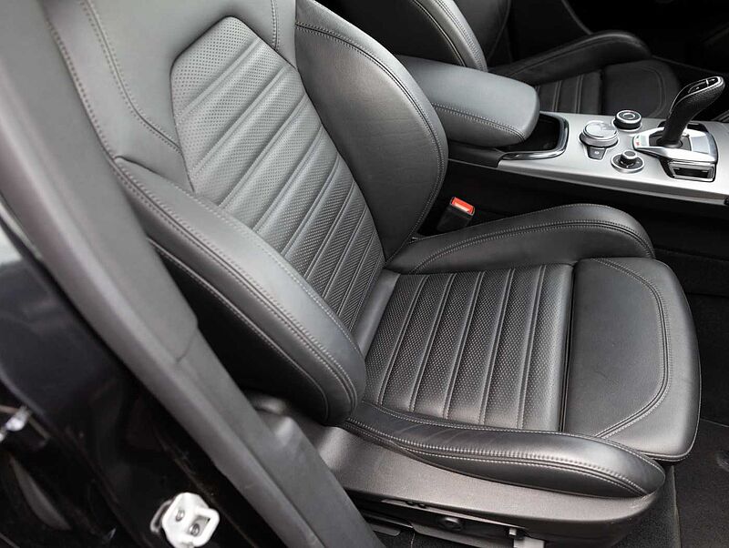 Alfa Romeo Stelvio 2.0 Turbo 16V AT8-Q4 Veloce